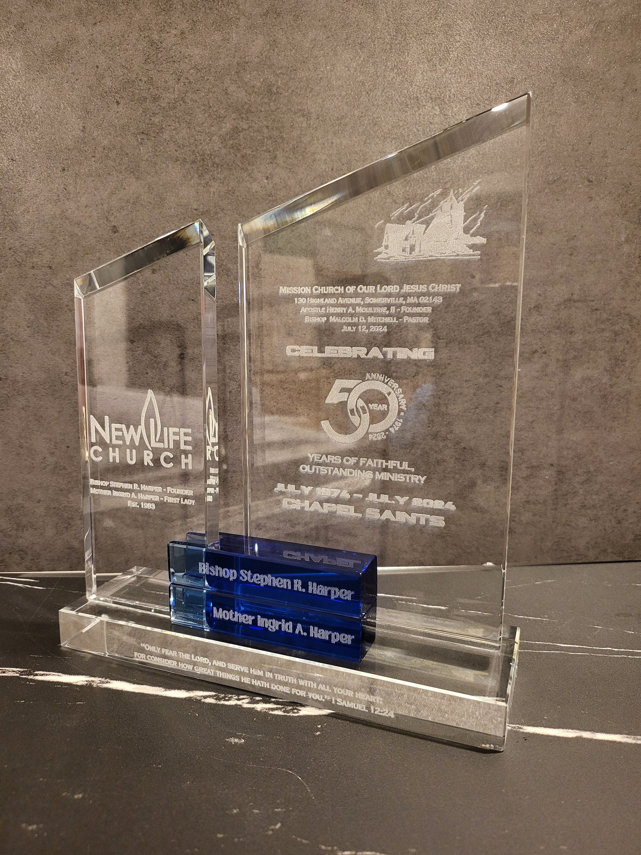 Crystal Perpetual Standup Plaque with 4 Blue Crystal Blocks | Personalized Graduation, Retirement, Employee Appreciation | Personalized Crystal Award