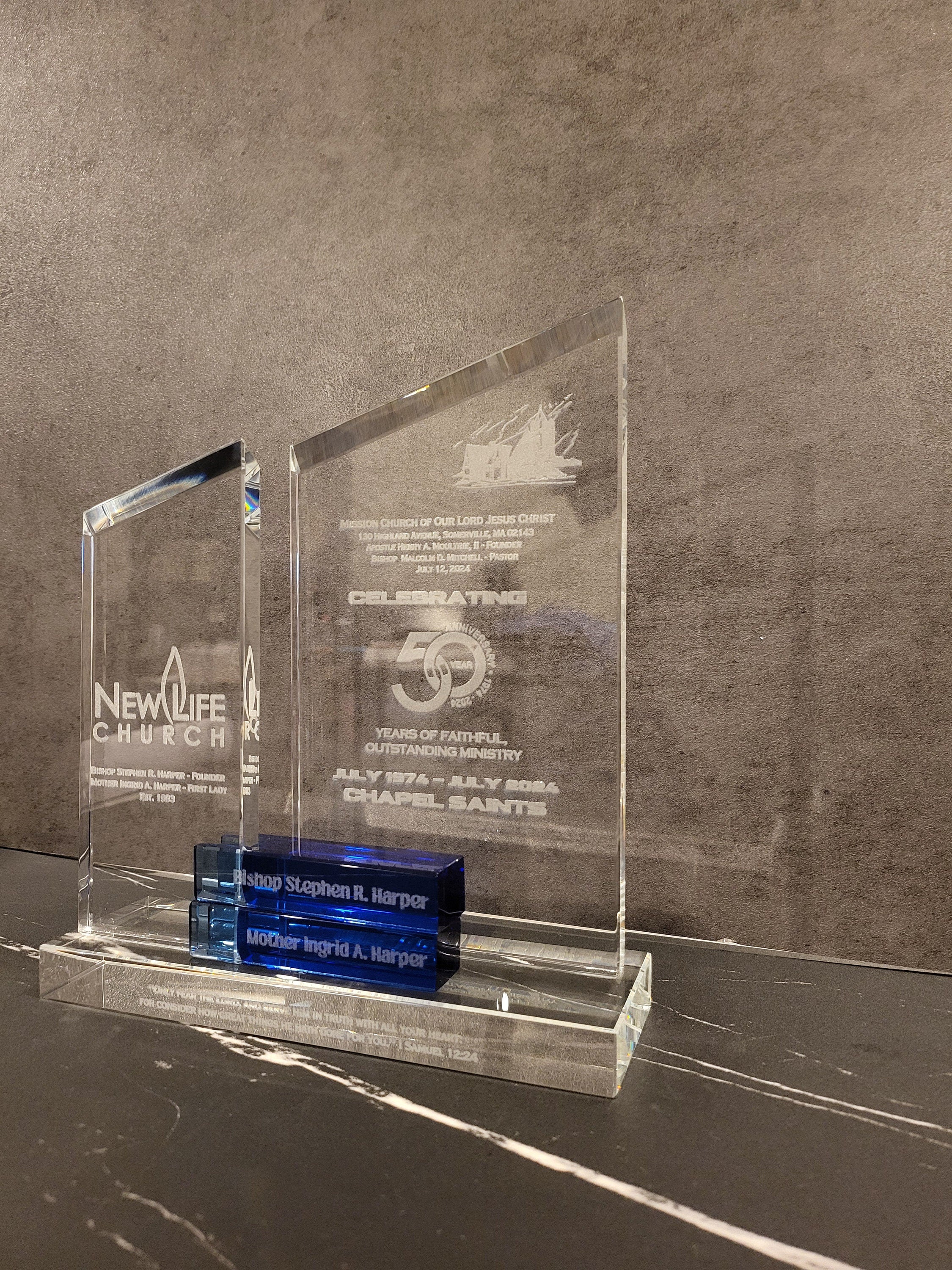 Crystal Perpetual Standup Plaque with 4 Blue Crystal Blocks | Personalized Graduation, Retirement, Employee Appreciation | Personalized Crystal Award