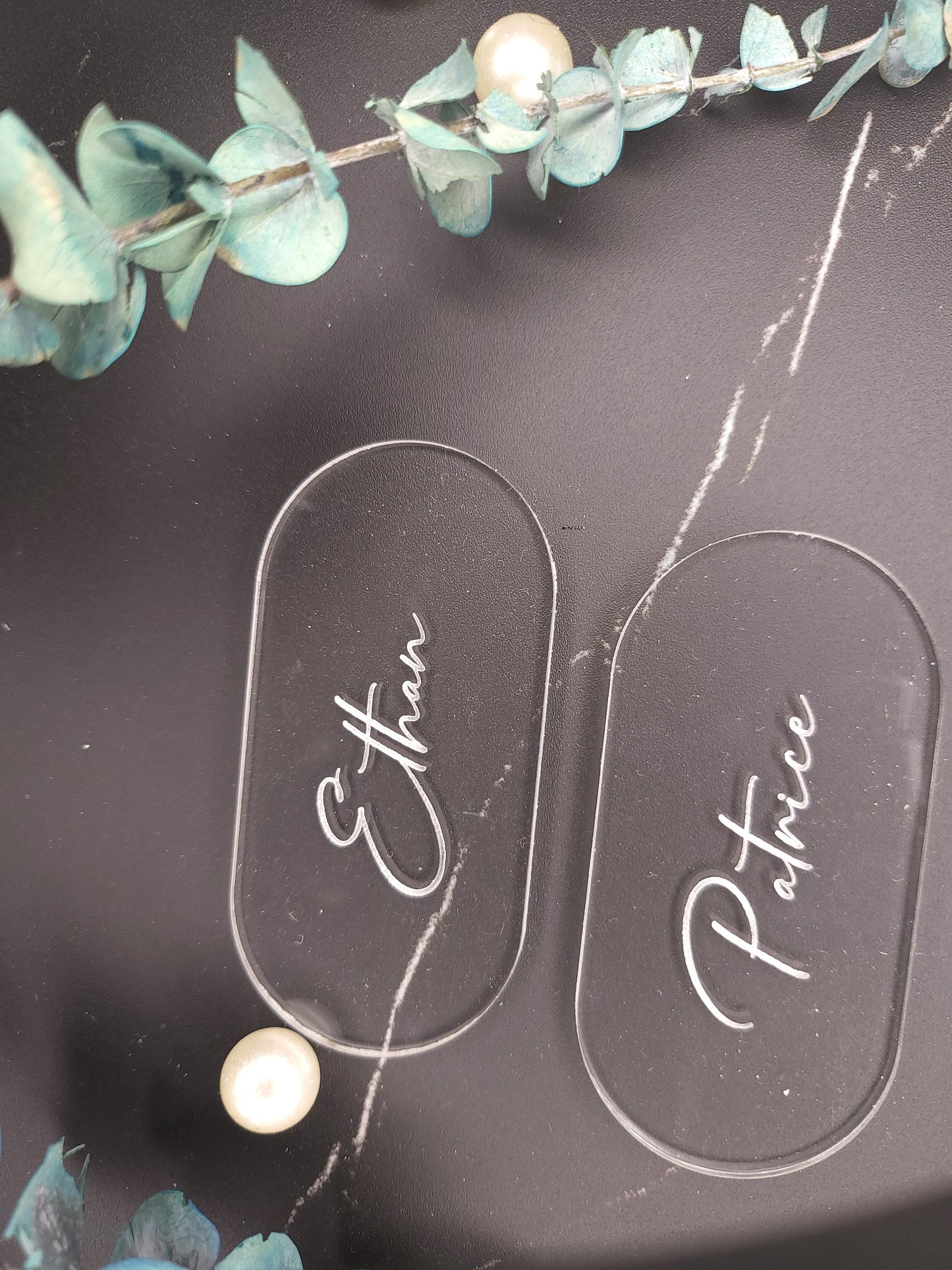 Wedding Place Cards | Small Acrylic Single Line Cards |  Personalized Oval Name Cards